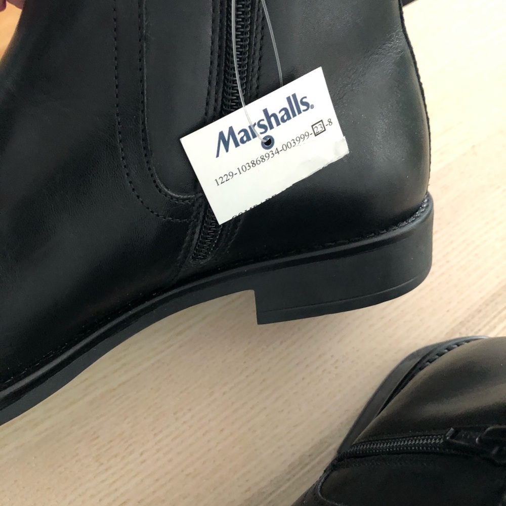 Women’s Black Leather Chelsea Boot
